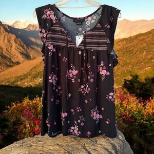 Sanctuary Black and Pink Blouse with Embroidery Detail - Small